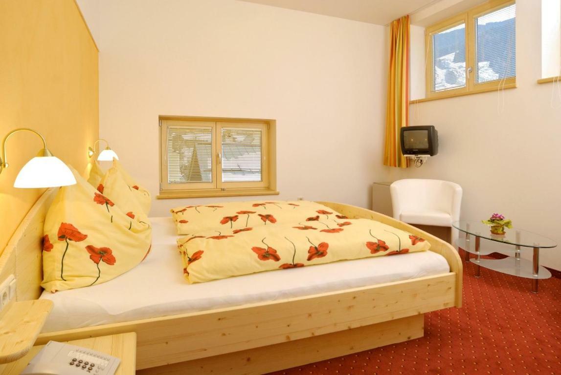 Hotel Platzwirt Рауріс Екстер'єр фото